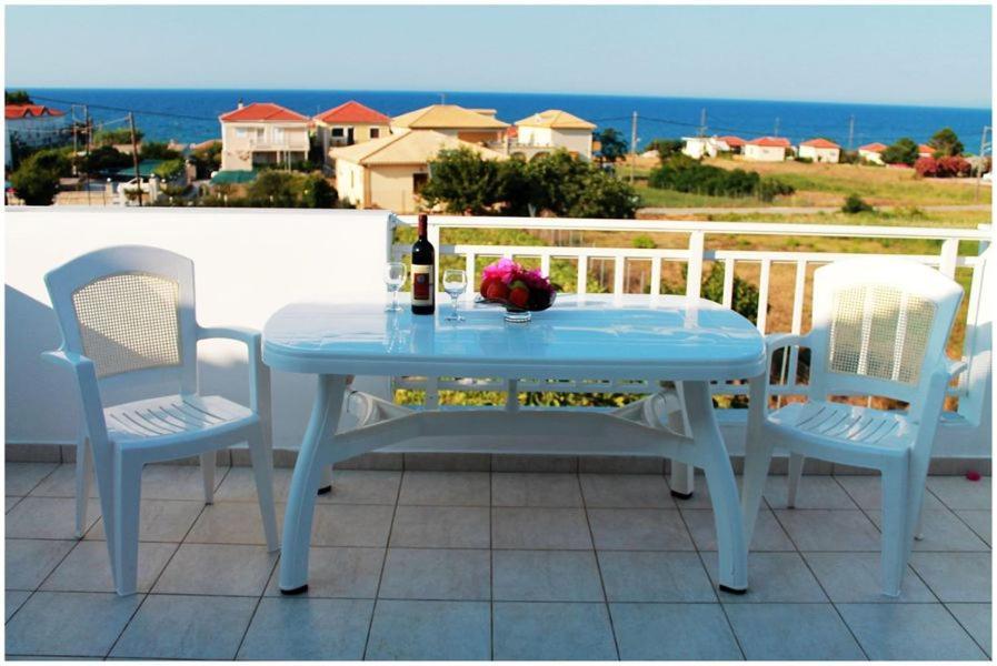 Retreat Apartments In Drosia - Apartment For 3 Makris Gialos  المظهر الخارجي الصورة